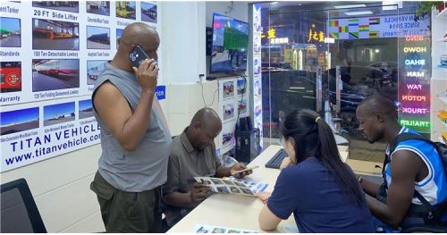 Burkina Faso Customer Negotiate to Buy 2 Axle 38000 Liters Aluminum Tanker Trailer