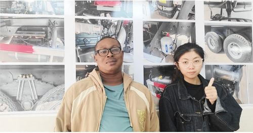 Cameroon Customers Came to Tongya Vehicle to Purchase Used Howo Dump Truck