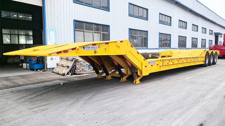Tri Axle Folding Gooseneck Trailer for Sale in Guyana