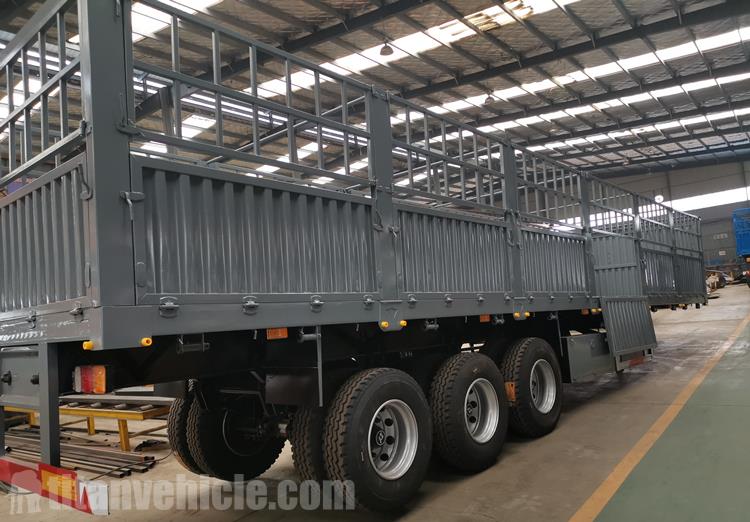 Factory Show of Tri Axle Cargo Semi Trailer for Sale Manufacturer