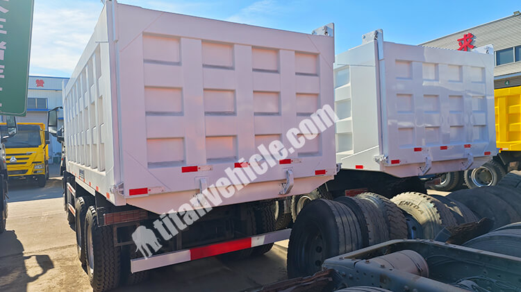 Used Sinotruk Howo Dump Truck for Sale in Burkina Faso