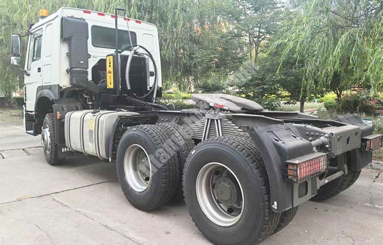 Slightly Used Howo Tractor Trucks 10 Wheeler Price for Sale in Congo
