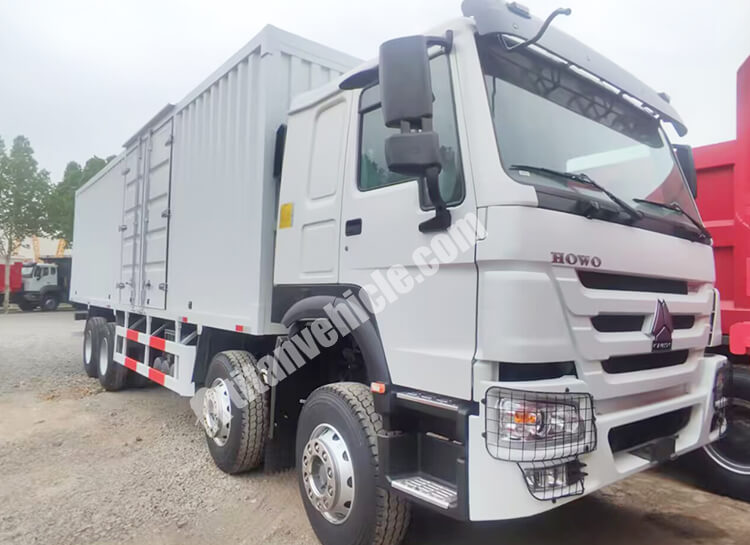 Sinotruk Howo Cargo Box Truck for Sale in Zambia